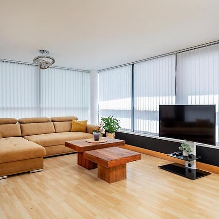 Large Central Penthouse In Leeds リーズ エクステリア 写真