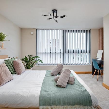 Large Central Penthouse In Leeds リーズ エクステリア 写真