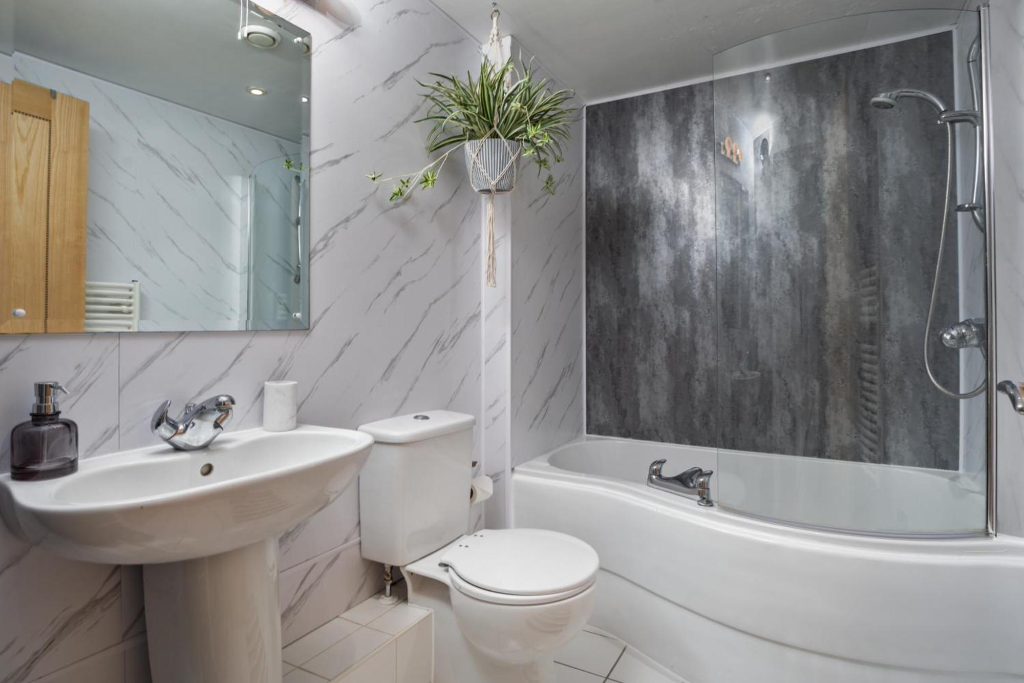 Large Central Penthouse In Leeds リーズ エクステリア 写真