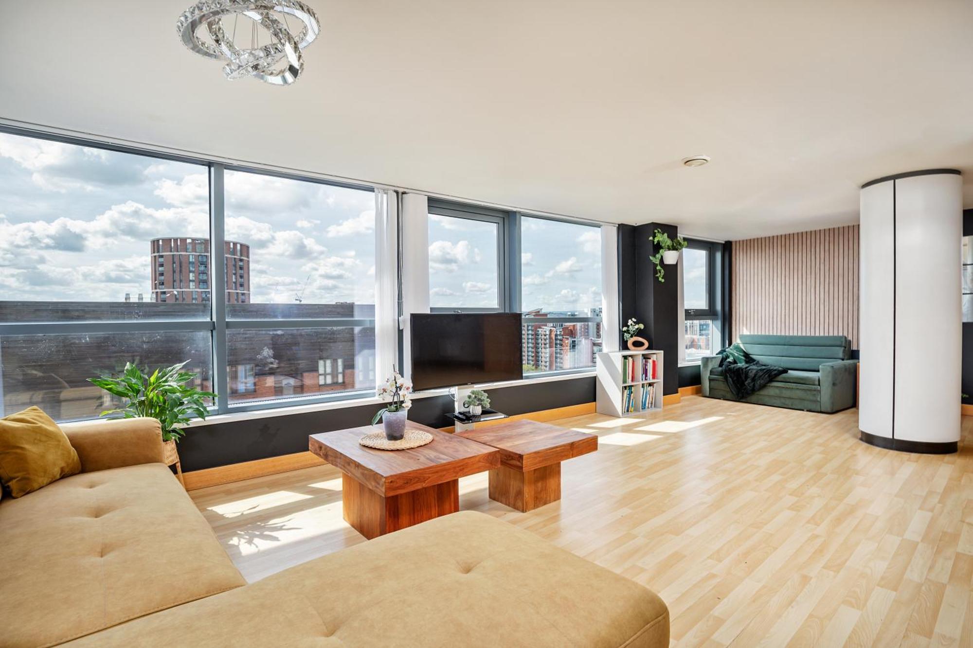 Large Central Penthouse In Leeds リーズ エクステリア 写真