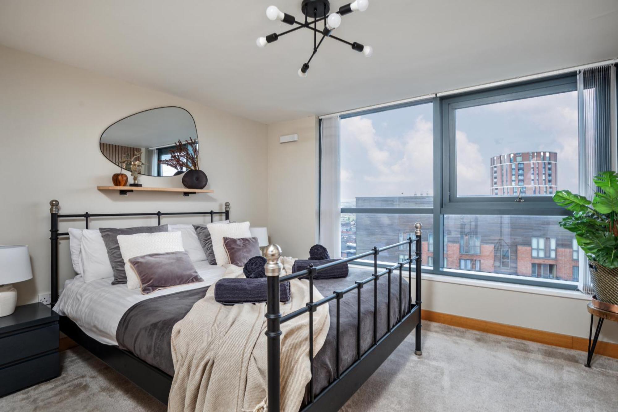Large Central Penthouse In Leeds リーズ エクステリア 写真