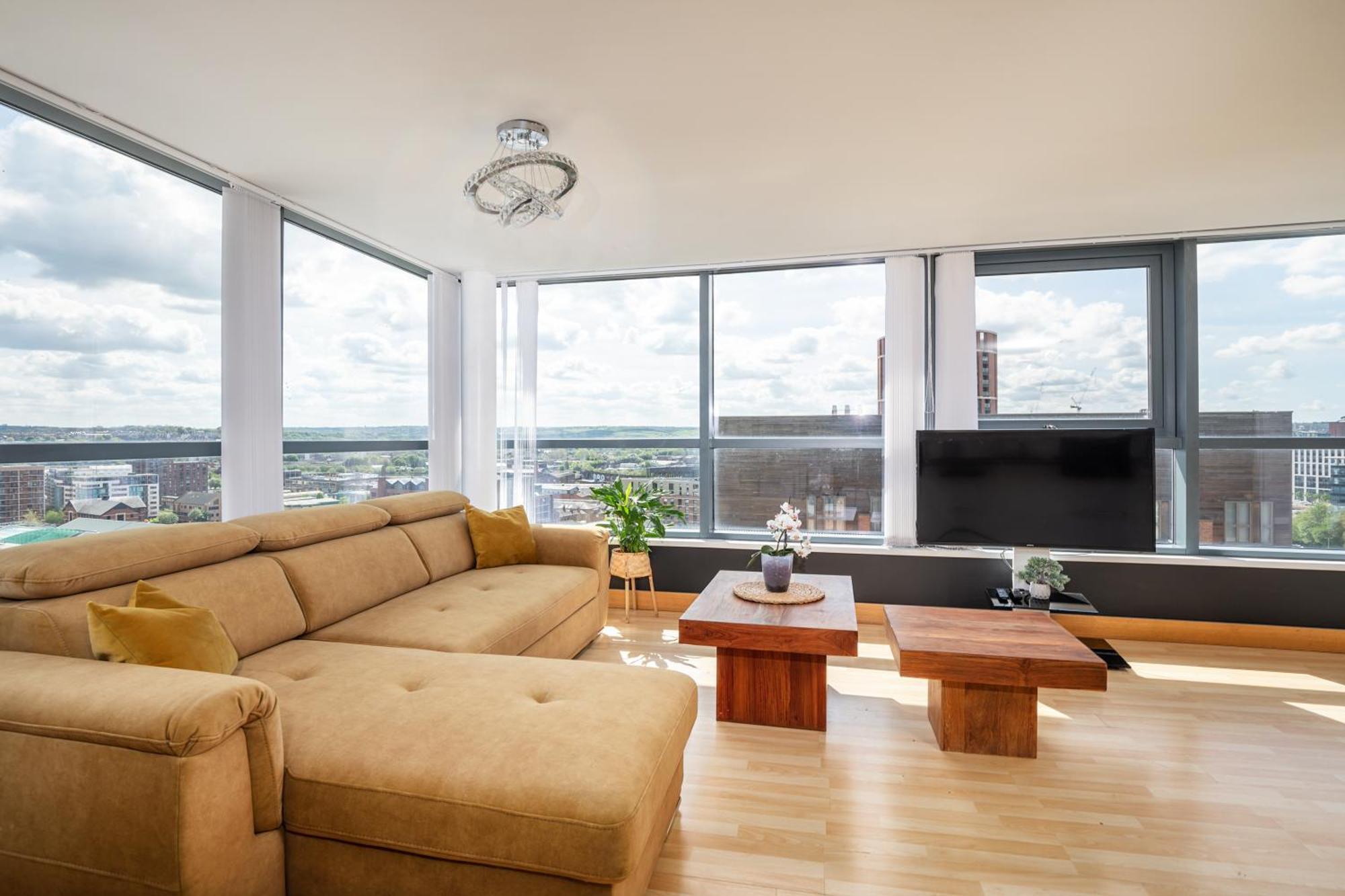 Large Central Penthouse In Leeds リーズ エクステリア 写真