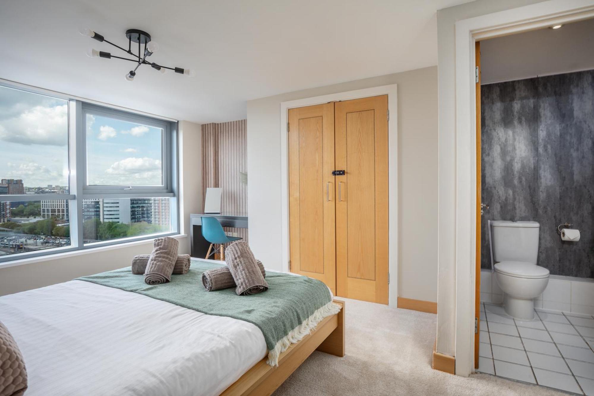 Large Central Penthouse In Leeds リーズ エクステリア 写真